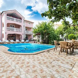 Apartment 1 Paola, Krk Town