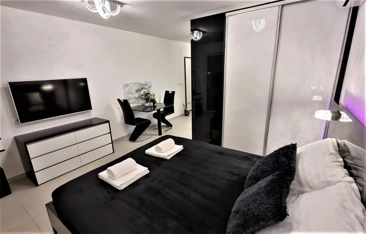 Bartol Luxury Apartments Krk Croatia, With Own Hot Tub - Whirlpool Krk Town 0*,  Kroatien